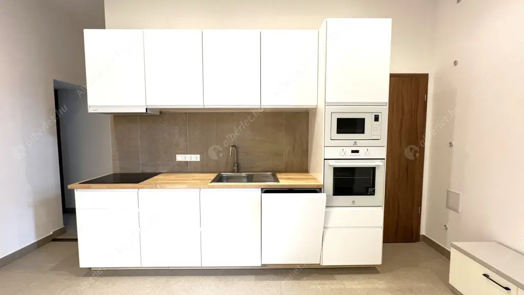 Kiadó albérlet 350000 Ft/hó áron: Budapest, VII. kerület  Péterfy Sándor utca. Mérete: 88 nm, 3 szobás | Alberlet.hu - 6561959