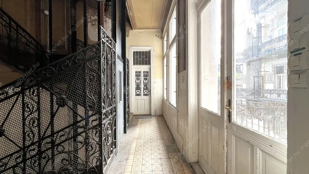 Kiadó albérlet 350000 Ft/hó áron: Budapest, VII. kerület  Péterfy Sándor utca. Mérete: 88 nm, 3 szobás | Alberlet.hu - 6561960