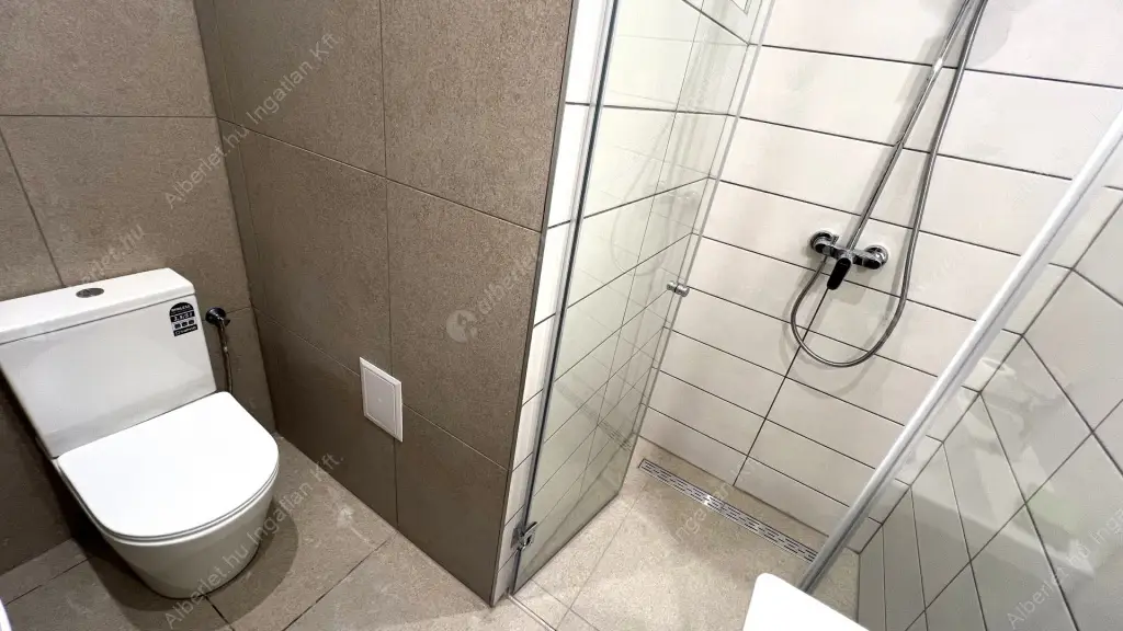 Kiadó albérlet 350000 Ft/hó áron: Budapest, VII. kerület  Péterfy Sándor utca. Mérete: 88 nm, 3 szobás | Alberlet.hu - 6561965