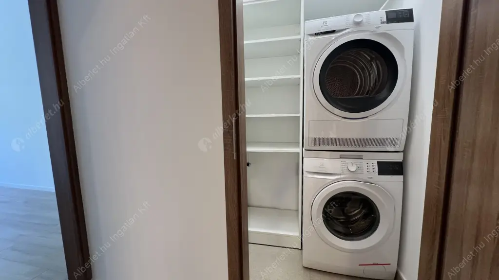 Kiadó albérlet 350000 Ft/hó áron: Budapest, VII. kerület  Péterfy Sándor utca. Mérete: 88 nm, 3 szobás | Alberlet.hu - 6561966