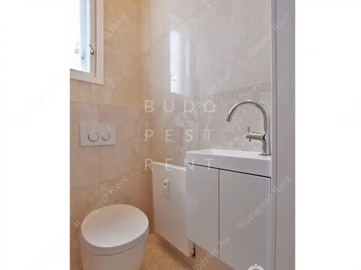 Kiadó albérlet 718000 Ft/hó áron: Budapest, VII. kerület  Rákóczi út. Mérete: 100 nm, 2 szobás | Alberlet.hu - 5939752