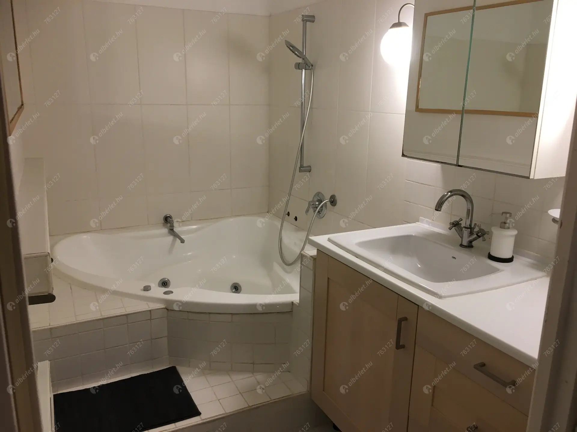 Kiadó albérlet 140000 Ft/hó áron: Budapest, VII. kerület  Rákóczi út. Mérete: 110 nm, 4 szobás | Alberlet.hu - 6491763