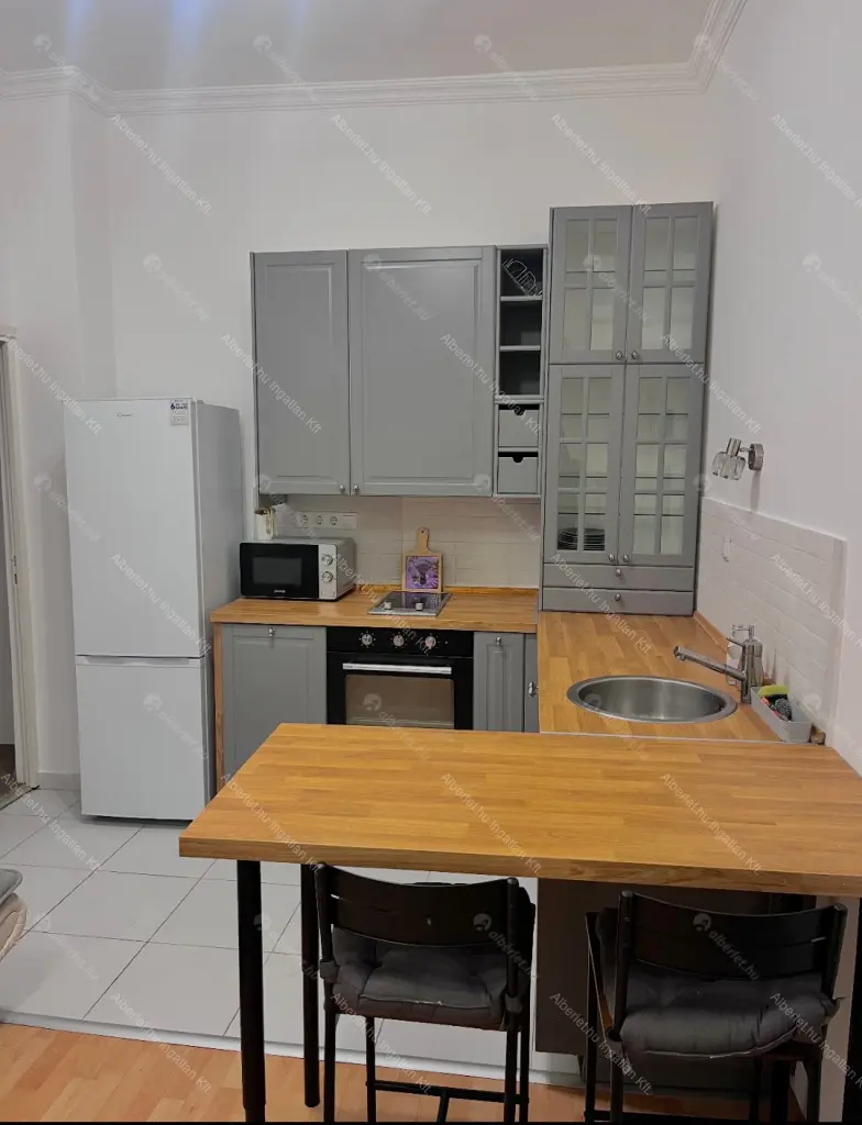 Kiadó albérlet 270000 Ft/hó áron: Budapest, VII. kerület  Rákóczi út. Mérete: 46 nm, 1 szobás | Alberlet.hu - 6685016