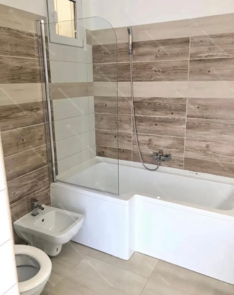 Kiadó albérlet 270000 Ft/hó áron: Budapest, VII. kerület  Rákóczi út. Mérete: 46 nm, 1 szobás | Alberlet.hu - 6694487