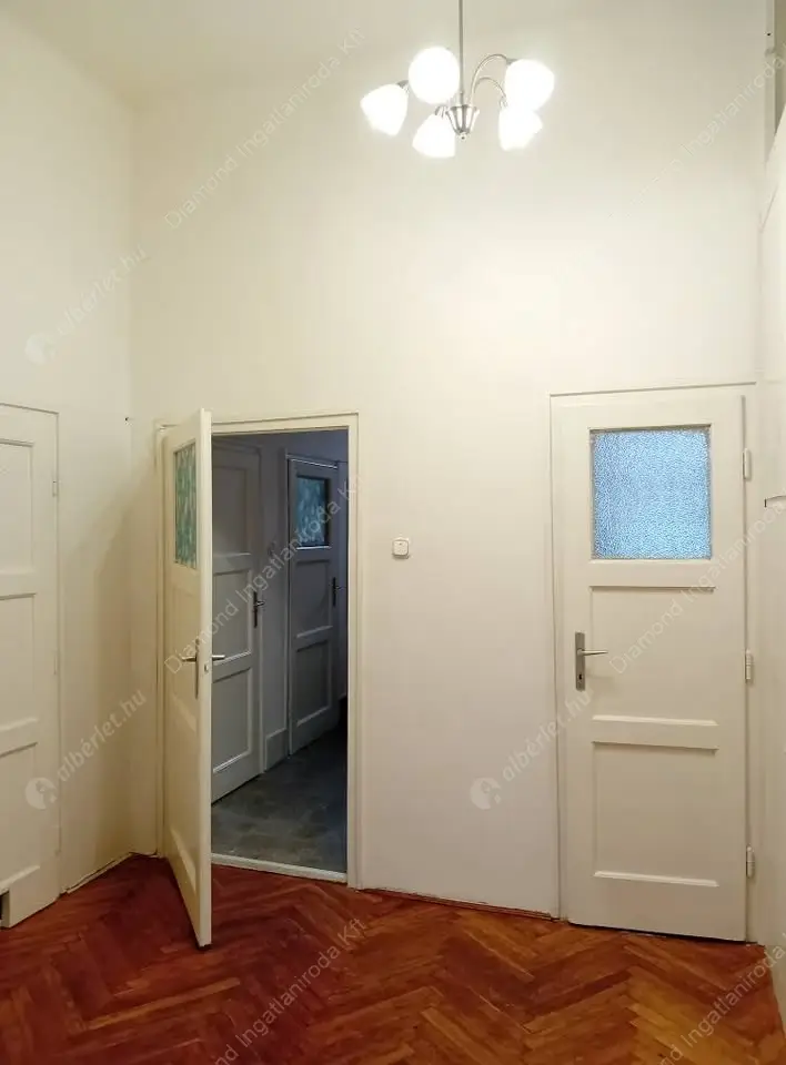 Kiadó albérlet 250000 Ft/hó áron: Budapest, VII. kerület  Rákóczi út. Mérete: 65 nm, 2 szobás | Alberlet.hu - 6545165