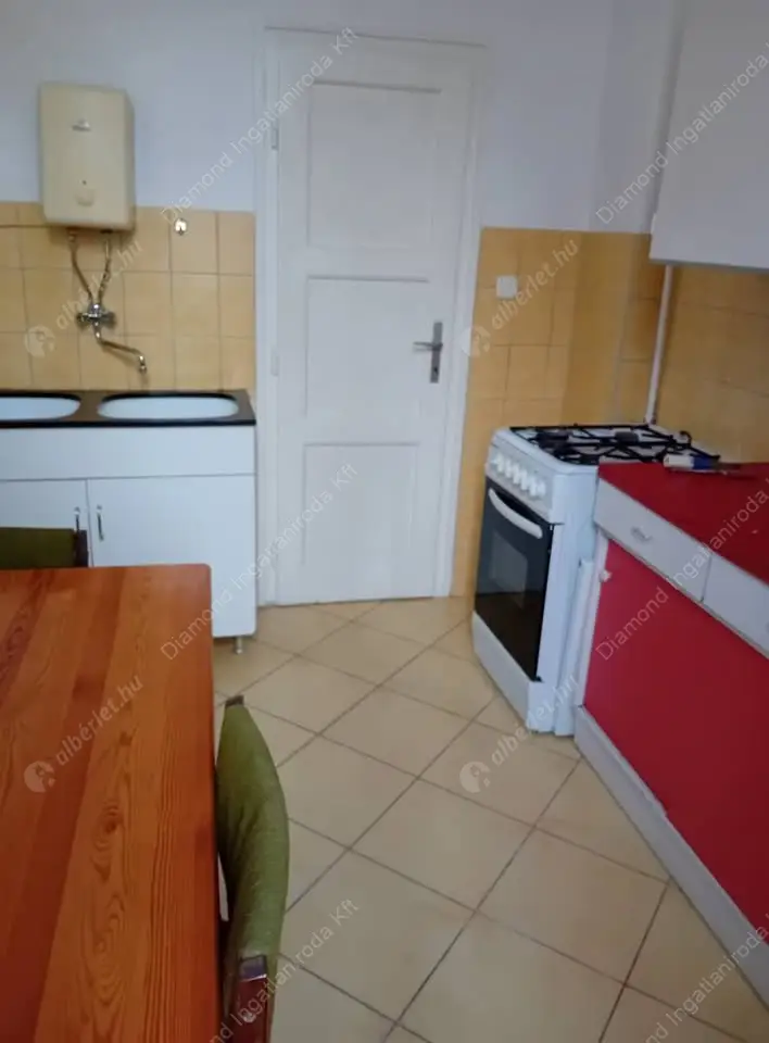Kiadó albérlet 250000 Ft/hó áron: Budapest, VII. kerület  Rákóczi út. Mérete: 65 nm, 2 szobás | Alberlet.hu - 6545169