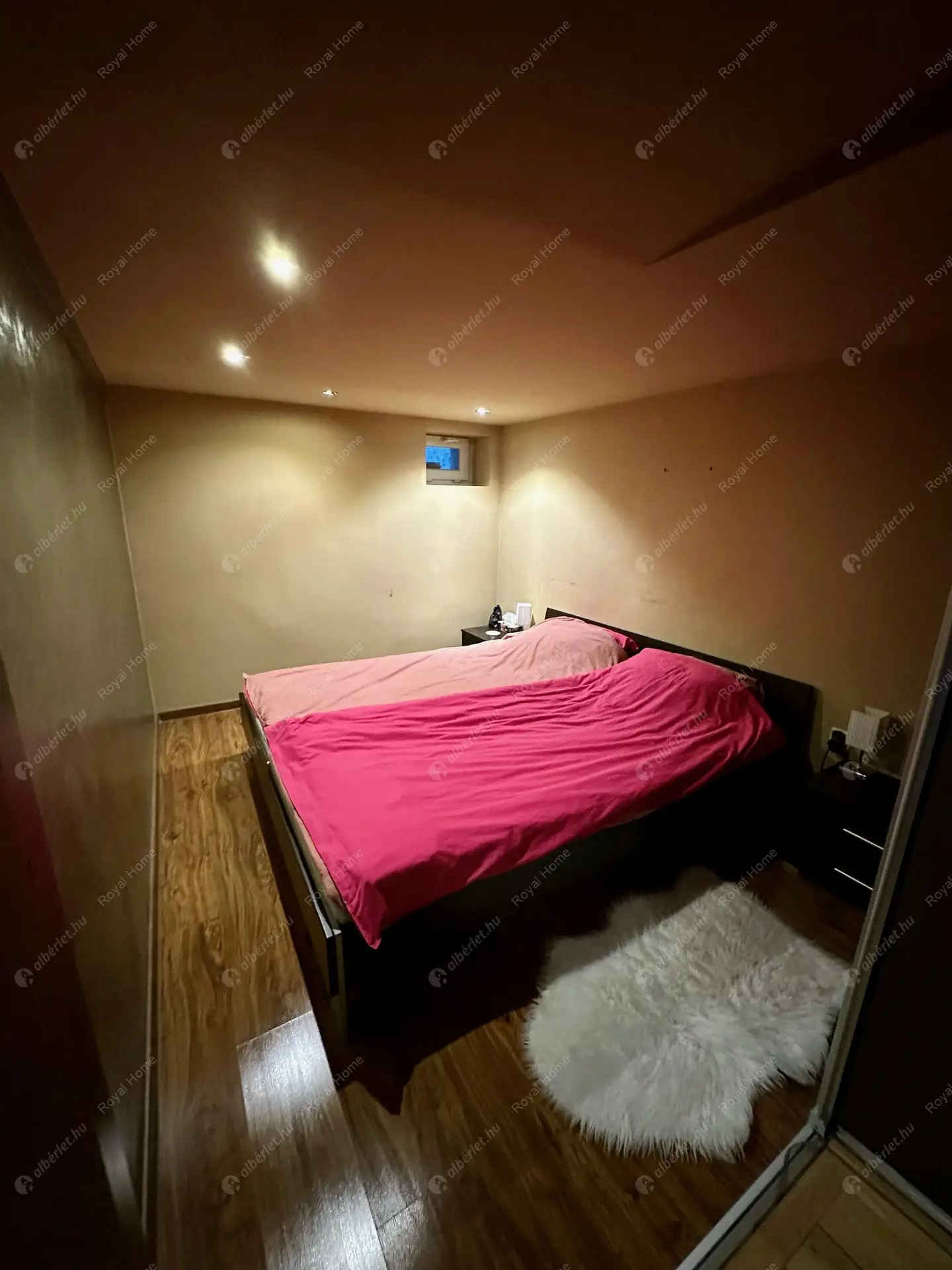 Kiadó albérlet 330000 Ft/hó áron: Budapest, VII. kerület  Rákóczi út. Mérete: 72 nm, 3 szobás | Alberlet.hu - 6172596