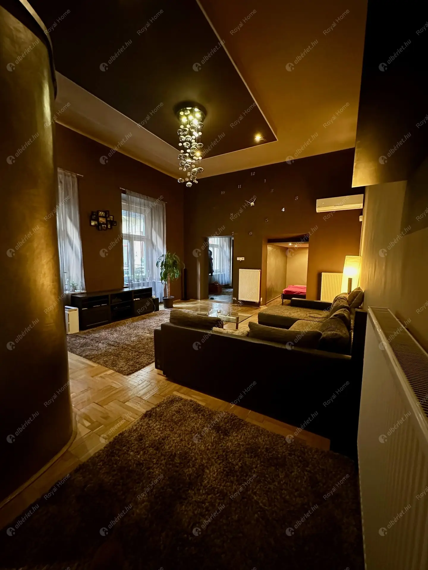 Kiadó albérlet 330000 Ft/hó áron: Budapest, VII. kerület  Rákóczi út. Mérete: 72 nm, 3 szobás | Alberlet.hu - 6172604