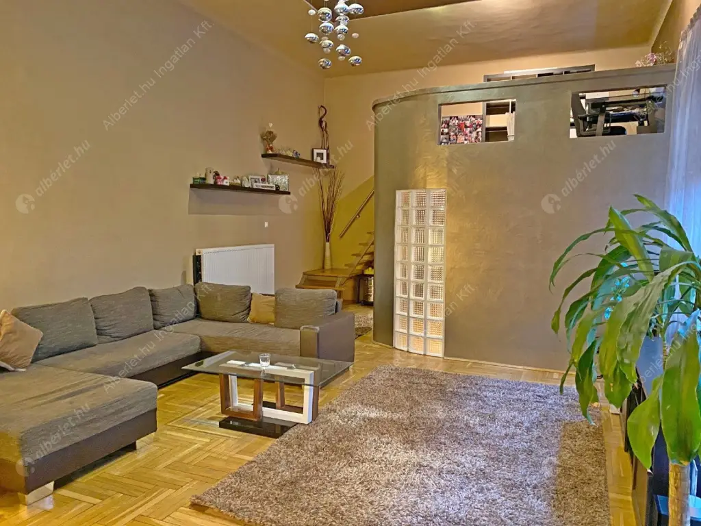 Kiadó albérlet 330000 Ft/hó áron: Budapest, VII. kerület  Rákóczi út. Mérete: 72 nm, 3 szobás | Alberlet.hu - 6173241