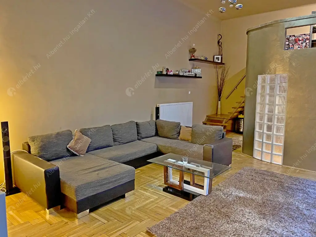 Kiadó albérlet 330000 Ft/hó áron: Budapest, VII. kerület  Rákóczi út. Mérete: 72 nm, 3 szobás | Alberlet.hu - 6173242
