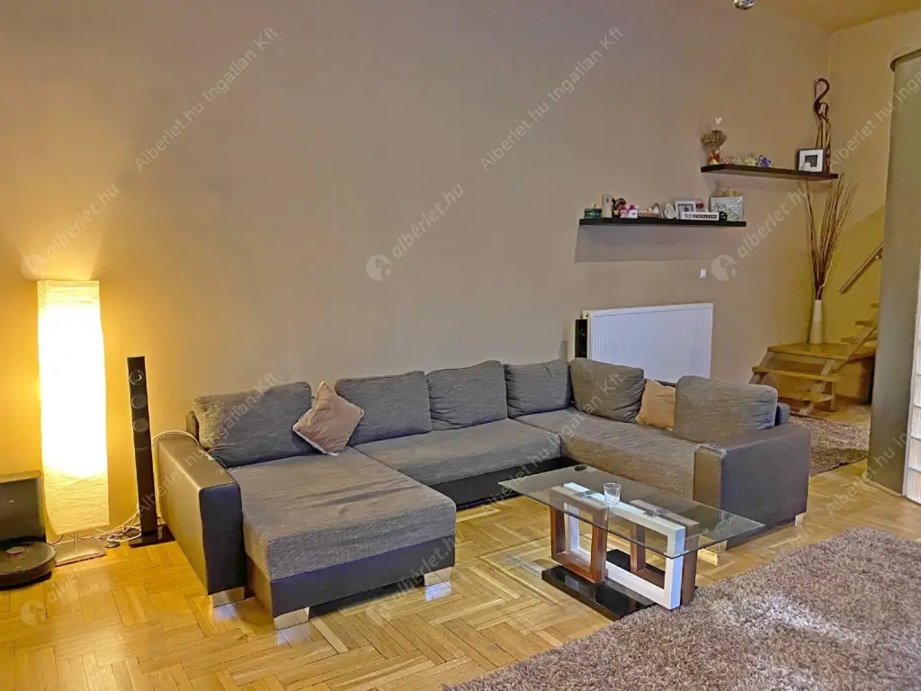 Kiadó albérlet 330000 Ft/hó áron: Budapest, VII. kerület  Rákóczi út. Mérete: 72 nm, 3 szobás | Alberlet.hu - 6173243