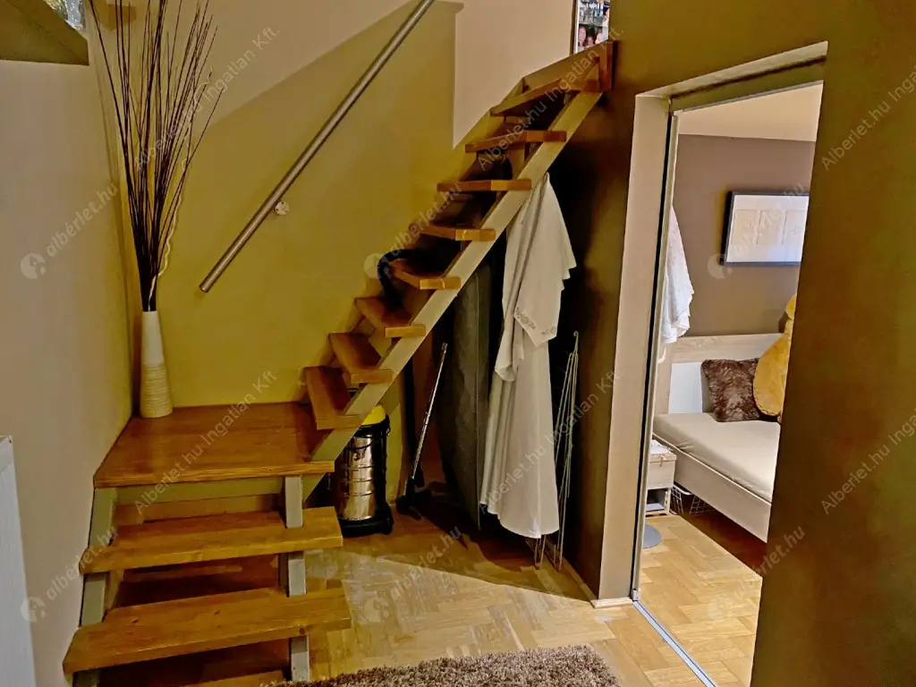 Kiadó albérlet 330000 Ft/hó áron: Budapest, VII. kerület  Rákóczi út. Mérete: 72 nm, 3 szobás | Alberlet.hu - 6173253