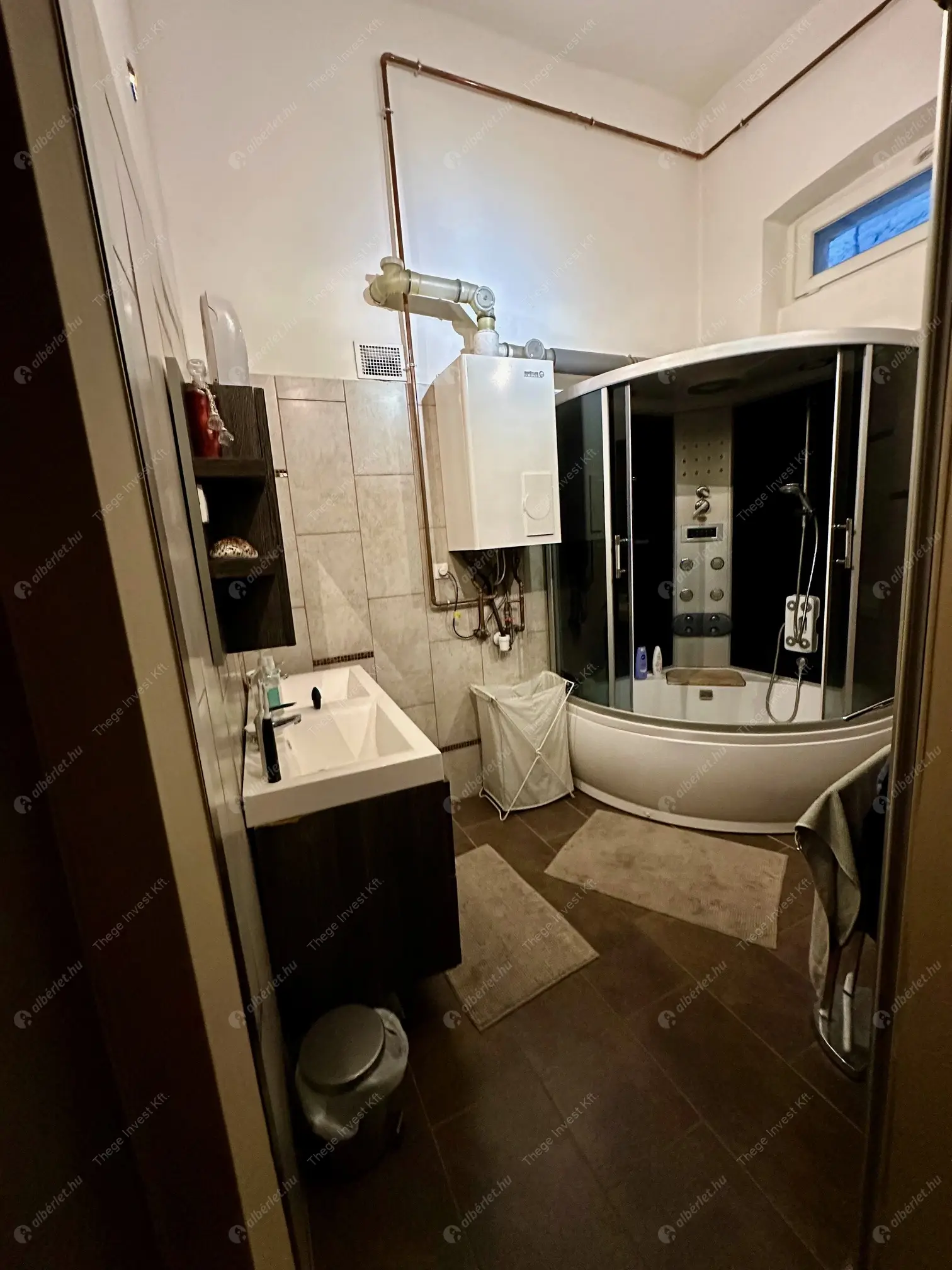 Kiadó albérlet 330000 Ft/hó áron: Budapest, VII. kerület  Rákóczi út. Mérete: 73 nm, 3 szobás | Alberlet.hu - 6583580