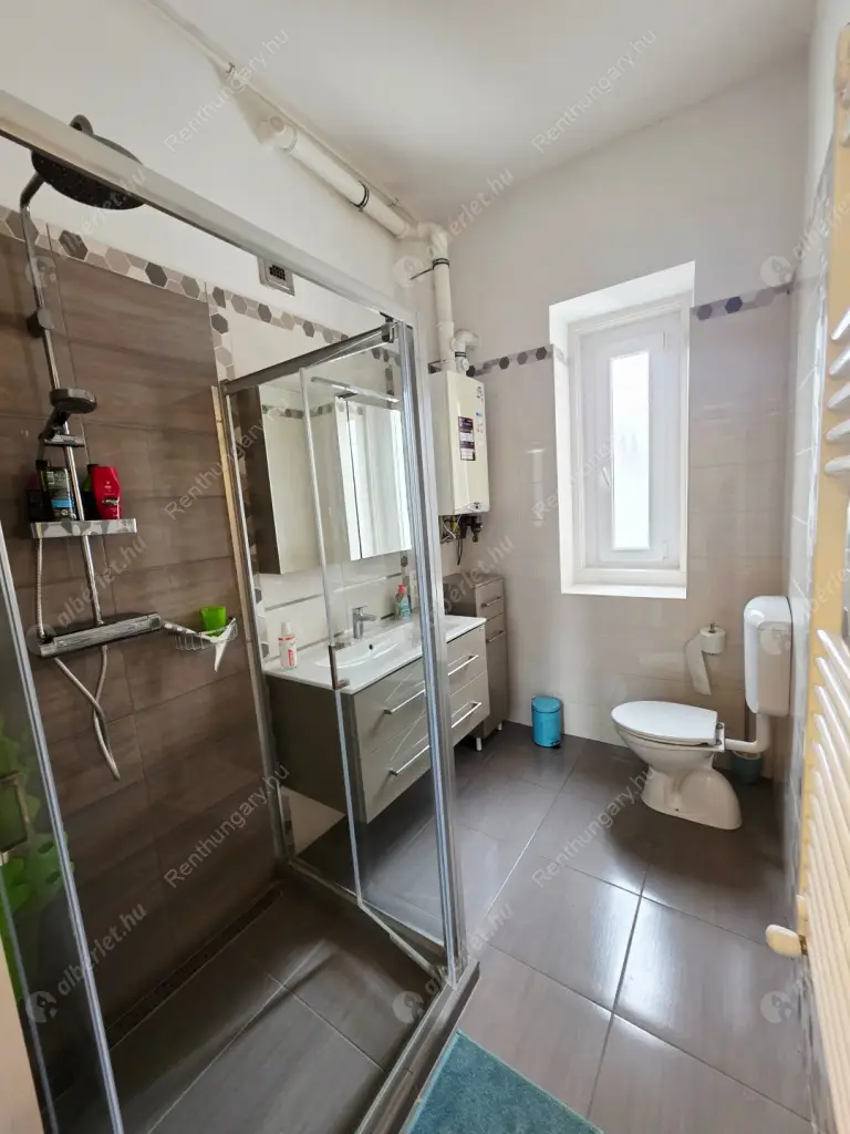 Kiadó albérlet 320000 Ft/hó áron: Budapest, VII. kerület  Rákóczi út. Mérete: 86 nm, 2 szobás | Alberlet.hu - 6585435