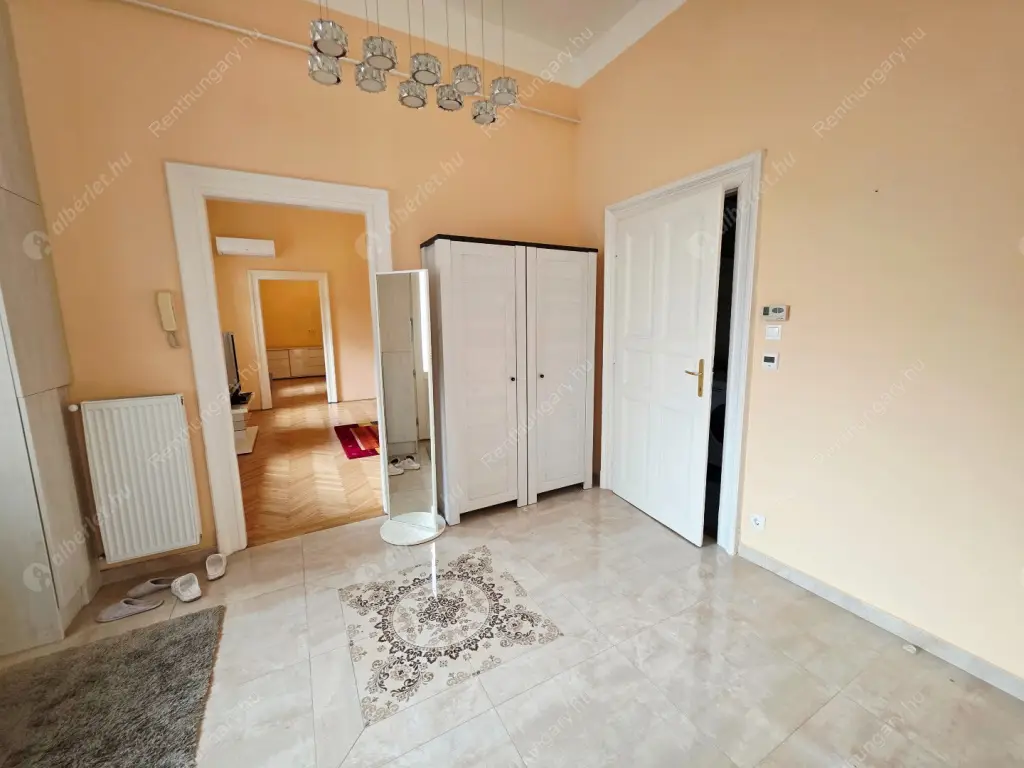 Kiadó albérlet 320000 Ft/hó áron: Budapest, VII. kerület  Rákóczi út. Mérete: 86 nm, 2 szobás | Alberlet.hu - 6585437