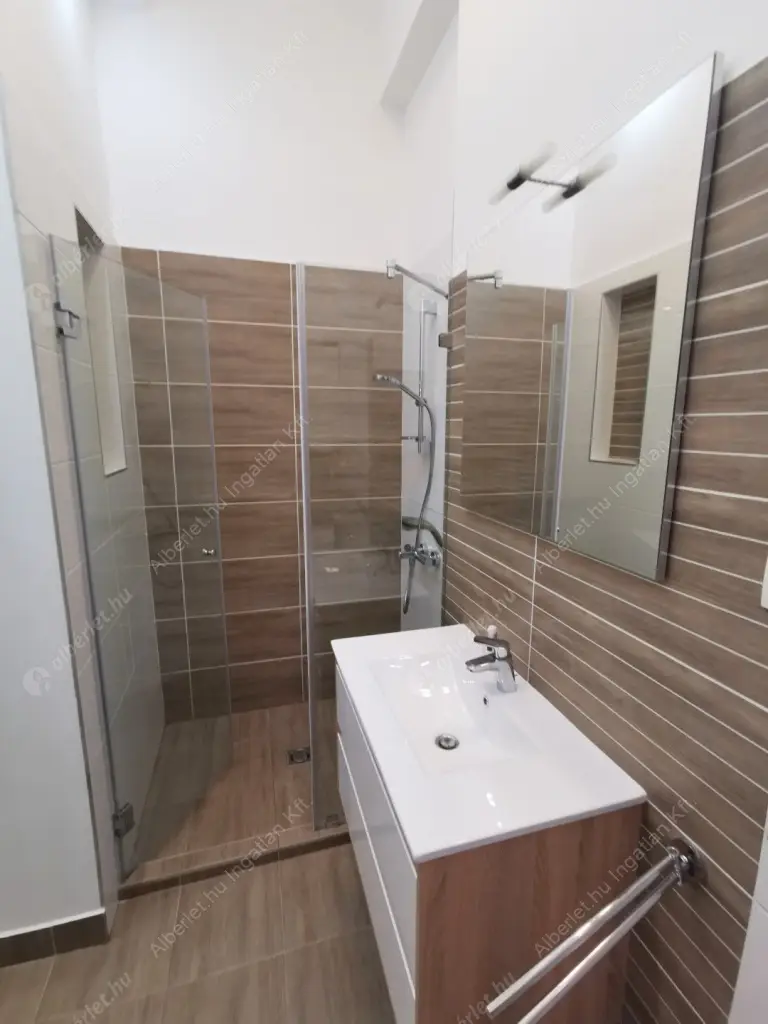 Kiadó albérlet 215000 Ft/hó áron: Budapest, VII. kerület  Rejtő Jenő utca. Mérete: 42 nm, 1 szobás | Alberlet.hu - 6075775