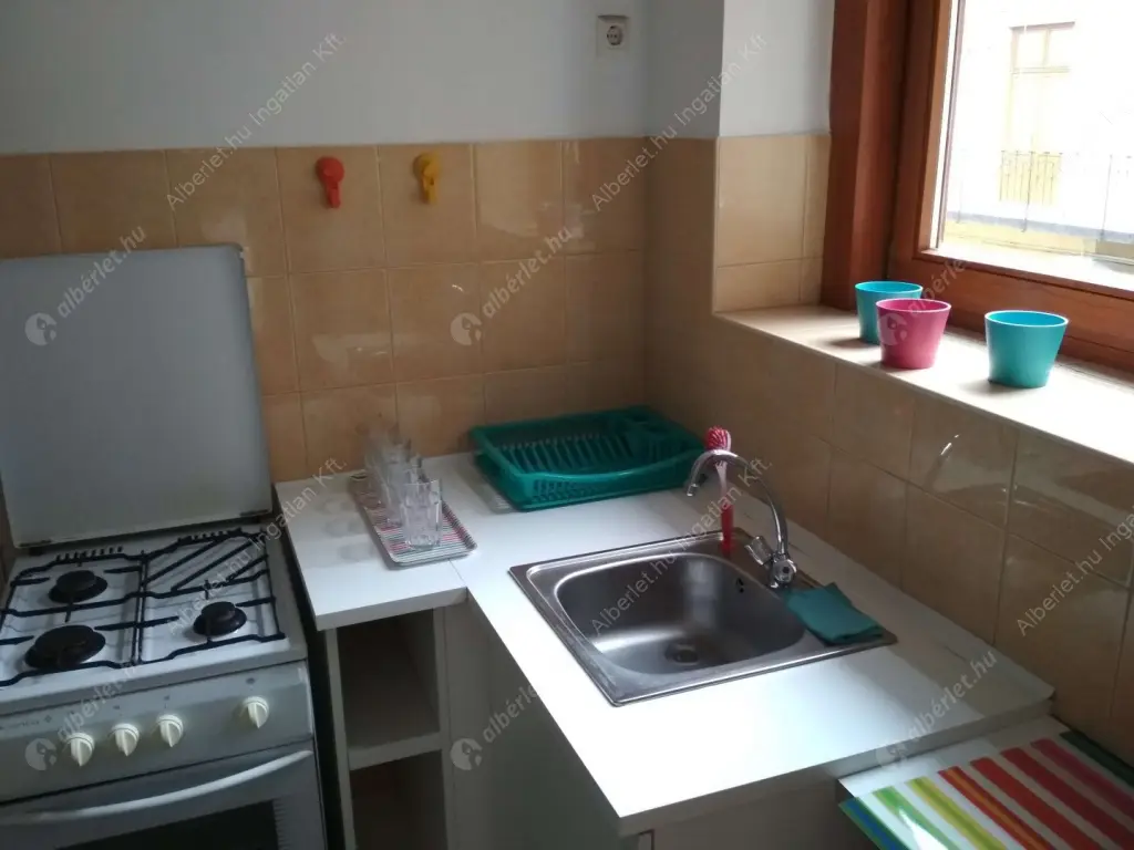 Kiadó albérlet 280000 Ft/hó áron: Budapest, VII. kerület  Rejtő Jenő utca. Mérete: 87 nm, 3 szobás | Alberlet.hu - 6605329