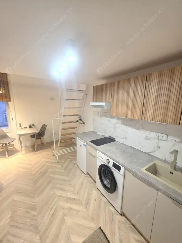 Kiadó albérlet 220000 Ft/hó áron: Budapest, VII. kerület  Rottenbiller utca. Mérete: 35 nm, 1 szobás | Alberlet.hu - 6638378