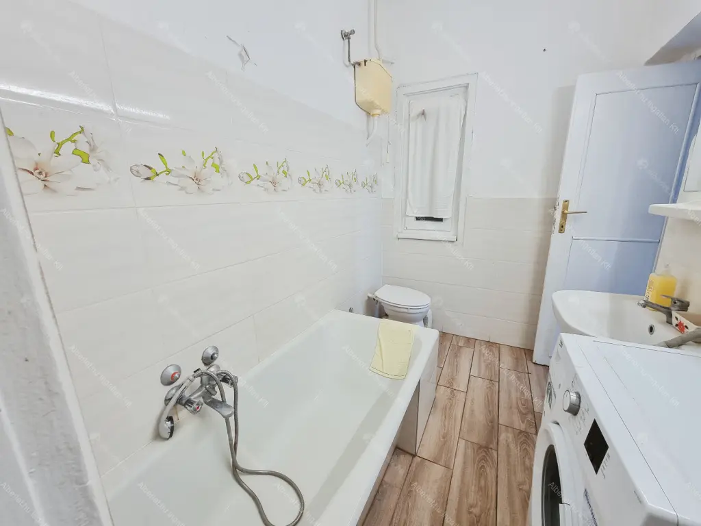 Kiadó albérlet 280000 Ft/hó áron: Budapest, VII. kerület  Rottenbiller utca. Mérete: 61 nm, 2 szobás | Alberlet.hu - 6696675