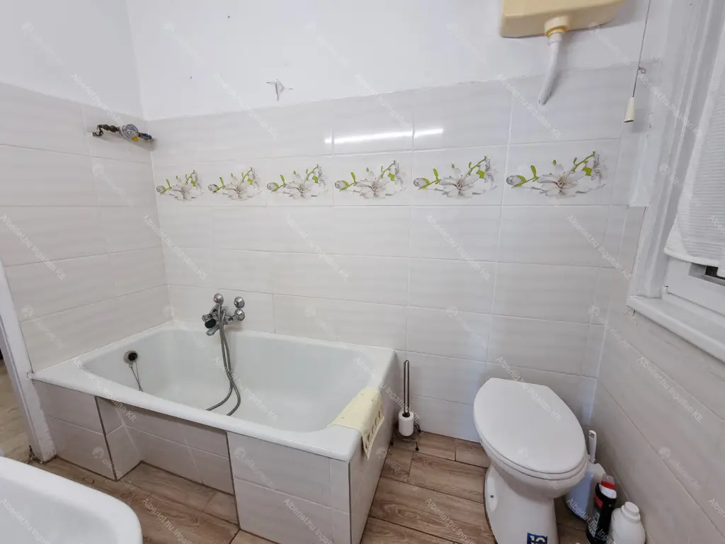 Kiadó albérlet 280000 Ft/hó áron: Budapest, VII. kerület  Rottenbiller utca. Mérete: 61 nm, 2 szobás | Alberlet.hu - 6718491