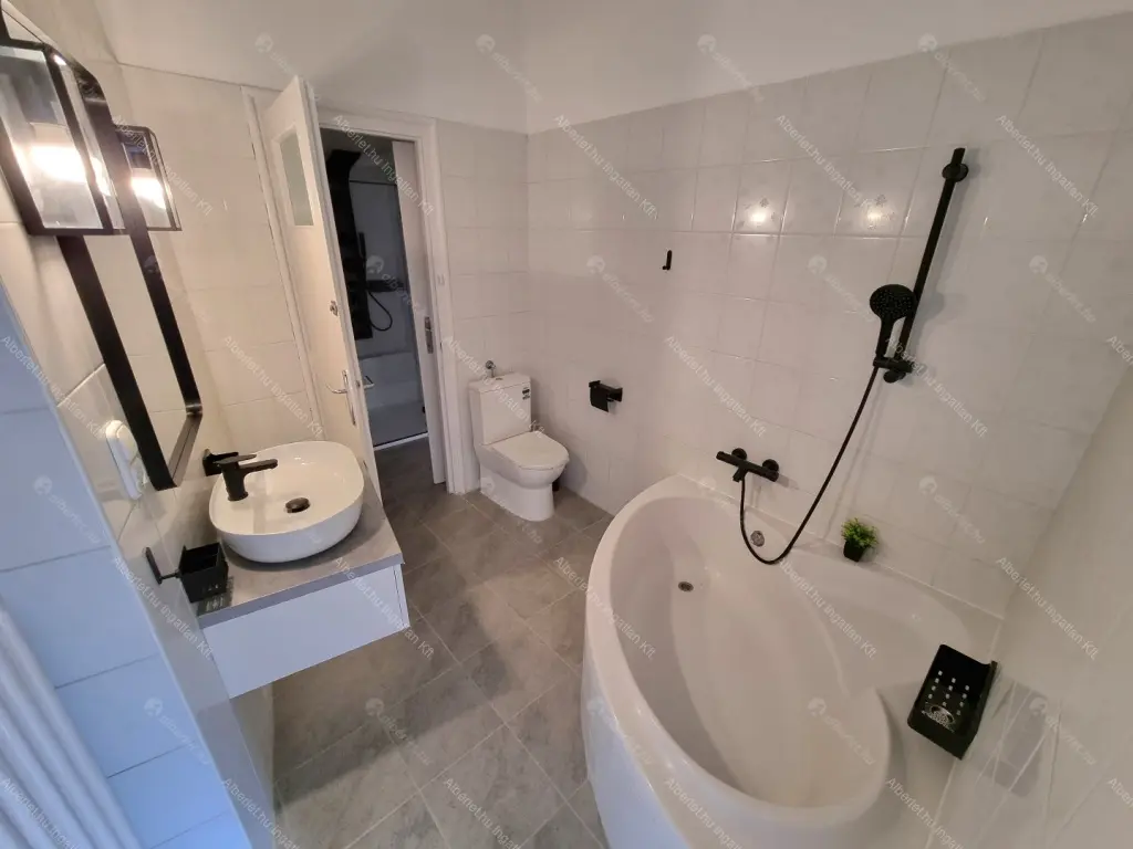 Kiadó albérlet 599000 Ft/hó áron: Budapest, VII. kerület  Rumbach Sebestyén utca. Mérete: 121 nm, 4 szobás | Alberlet.hu - 6646033