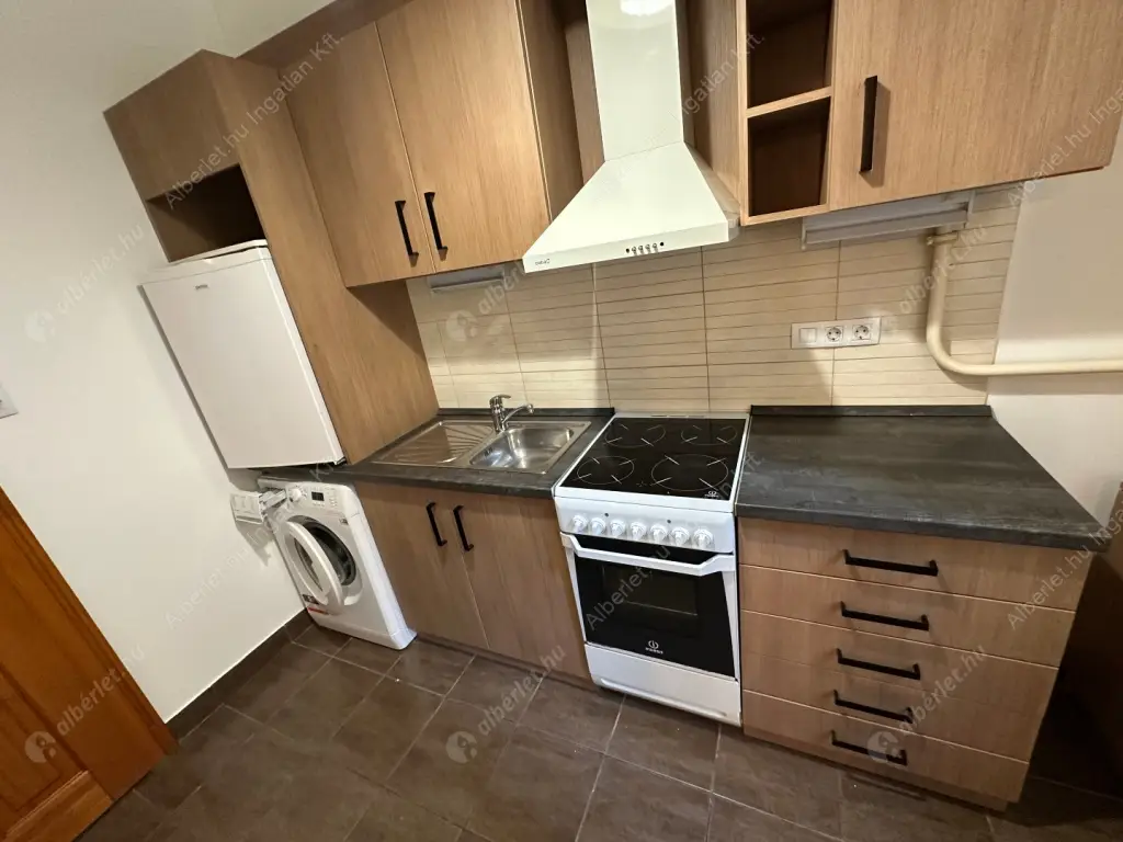 Kiadó albérlet 225000 Ft/hó áron: Budapest, VII. kerület  Síp utca. Mérete: 41 nm, 1 szobás | Alberlet.hu - 6613250