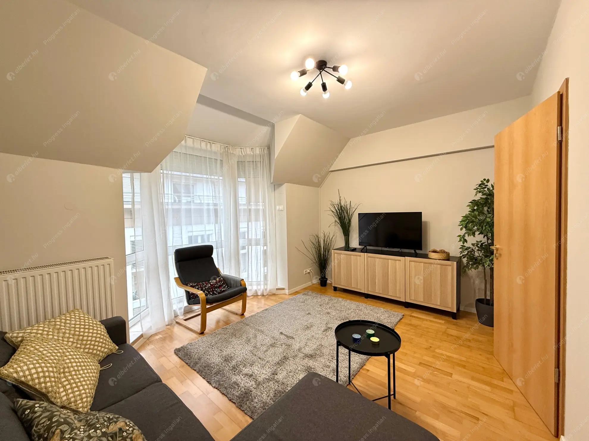 Kiadó albérlet 320000 Ft/hó áron: Budapest, VII. kerület  Síp utca. Mérete: 49 nm, 2 szobás | Alberlet.hu - 6581997