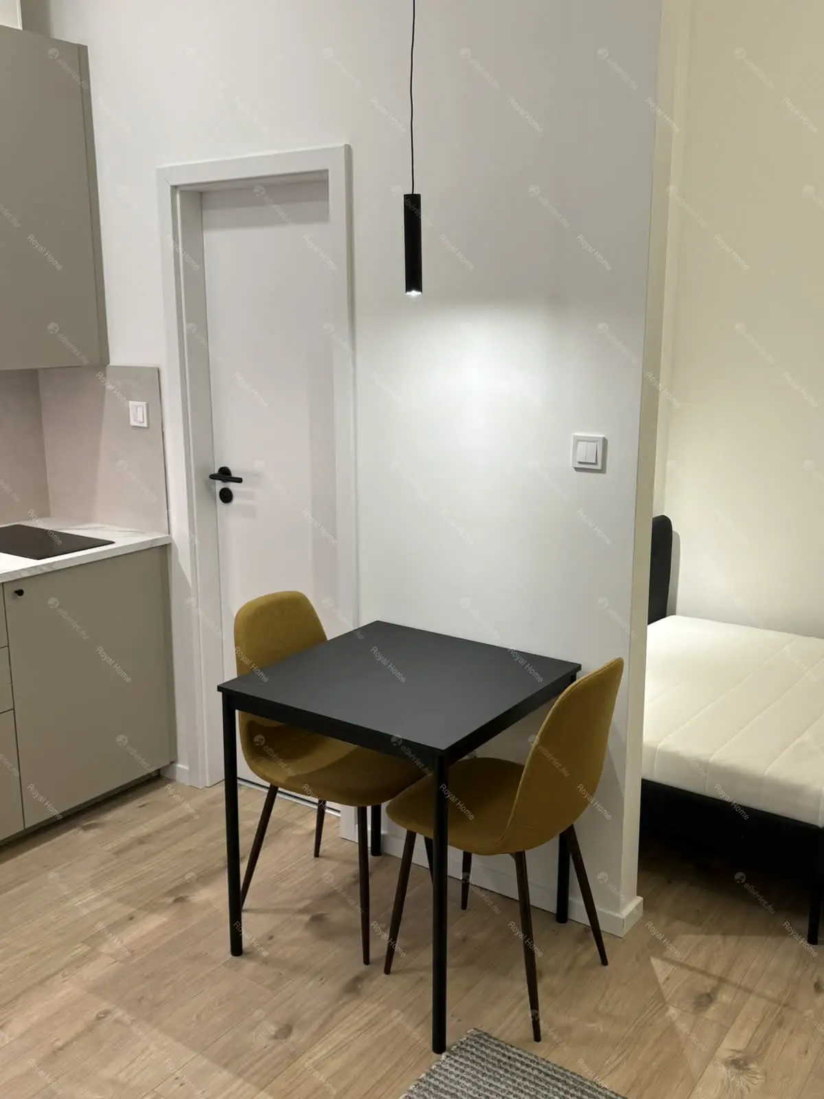 Kiadó albérlet 200000 Ft/hó áron: Budapest, VII. kerület  Szövetség utca. Mérete: 20 nm, 1 szobás | Alberlet.hu - 6703632