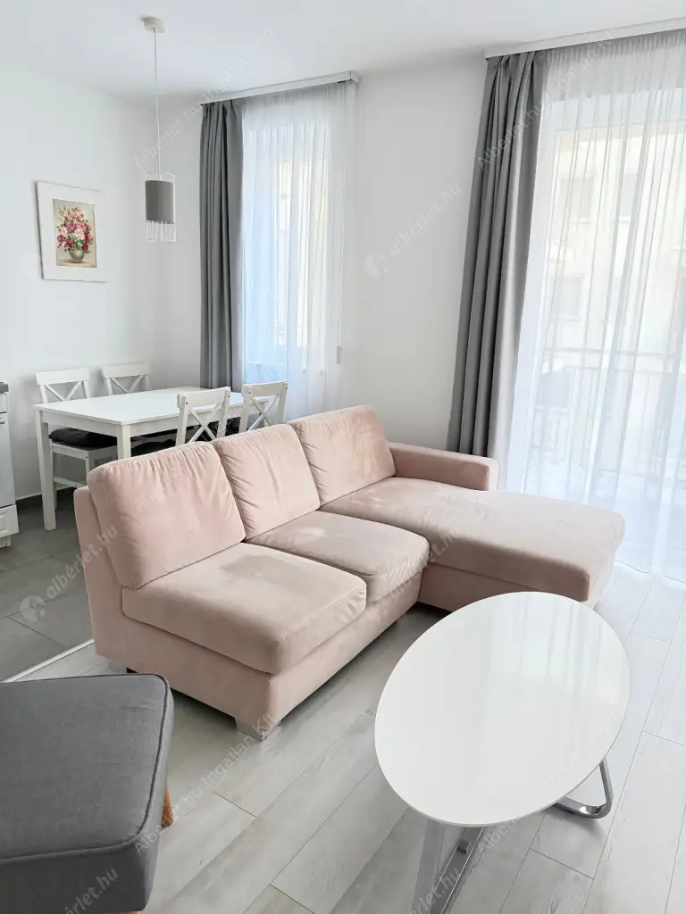 Kiadó albérlet 350000 Ft/hó áron: Budapest, VII. kerület  Szövetség utca. Mérete: 50 nm, 2 szobás | Alberlet.hu - 6628477