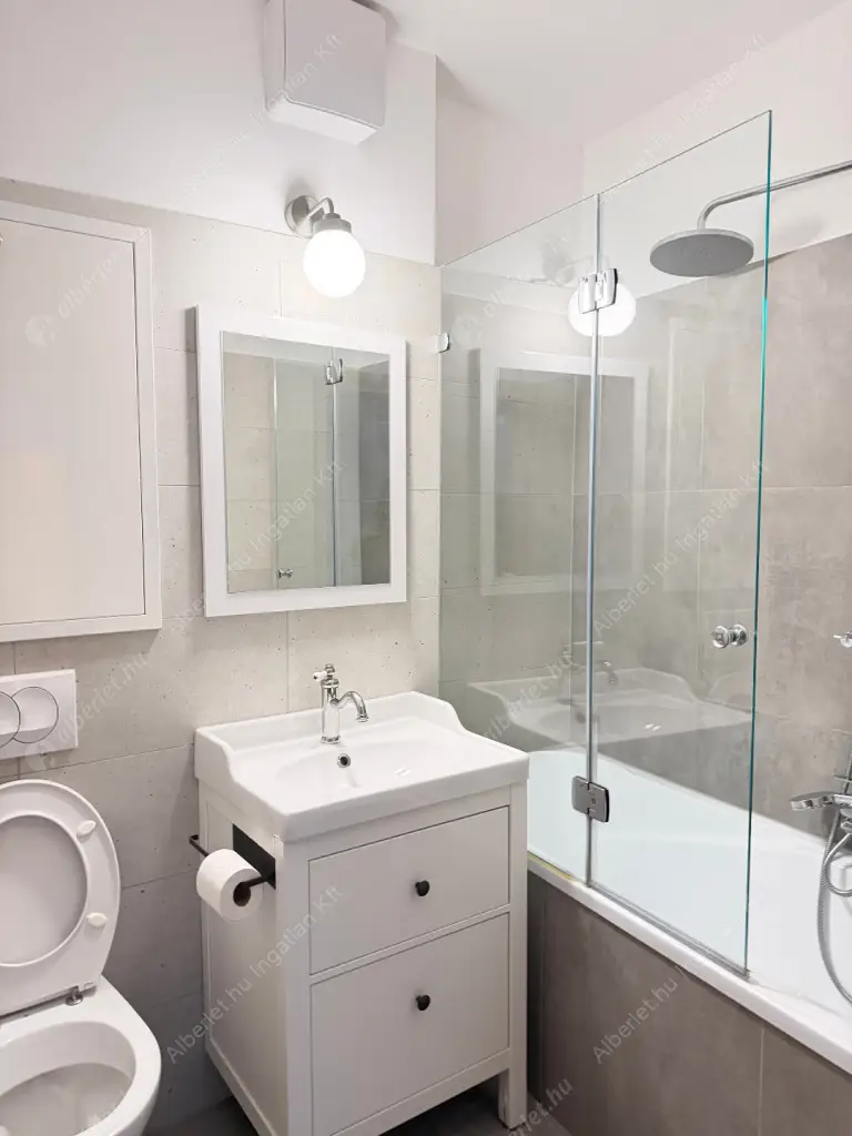 Kiadó albérlet 350000 Ft/hó áron: Budapest, VII. kerület  Szövetség utca. Mérete: 50 nm, 2 szobás | Alberlet.hu - 6628479