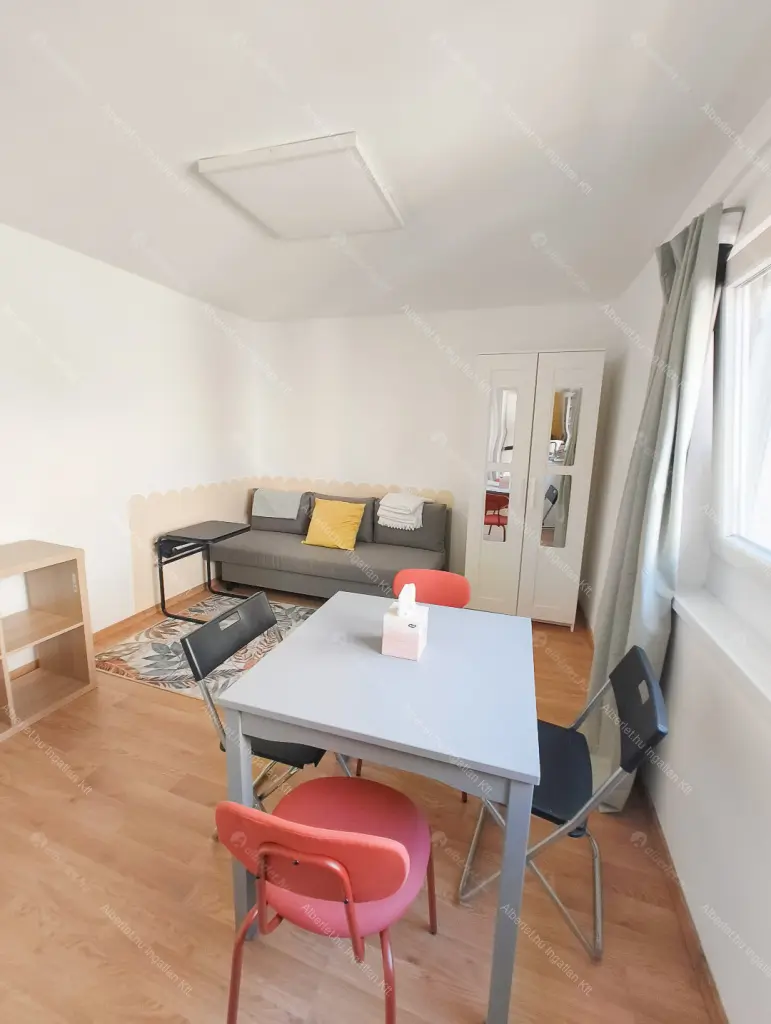 Kiadó albérlet 185000 Ft/hó áron: Budapest, VII. kerület  Thököly út. Mérete: 20 nm, 1 szobás | Alberlet.hu - 6704855