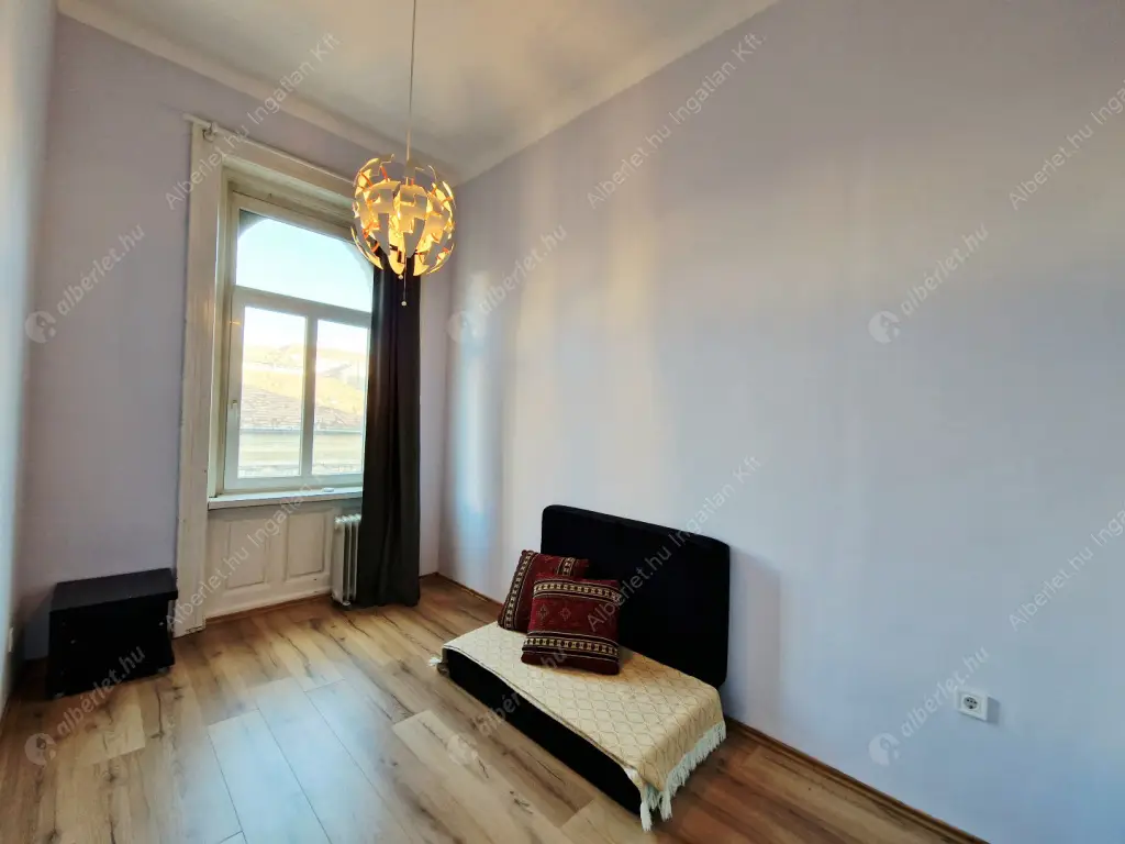 Kiadó albérlet 270000 Ft/hó áron: Budapest, VII. kerület  Thököly út. Mérete: 60 nm, 1 szobás | Alberlet.hu - 6584724