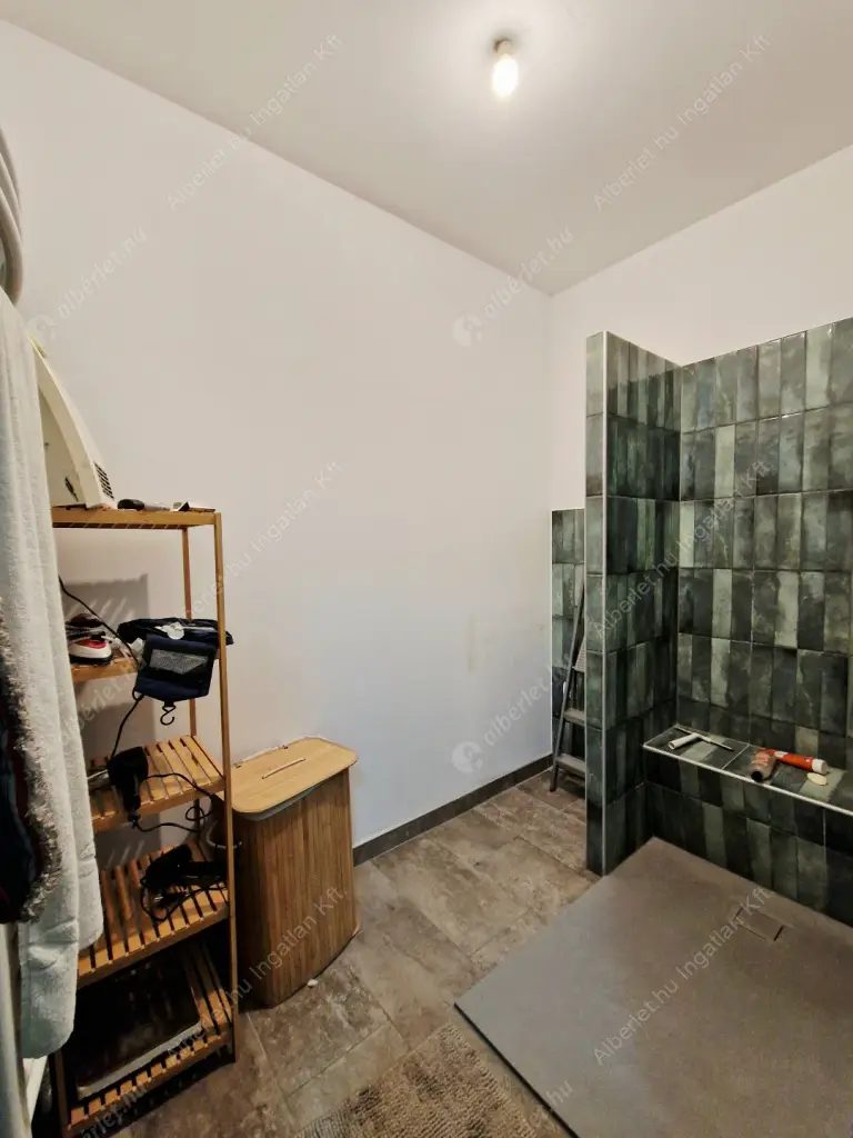 Kiadó albérlet 270000 Ft/hó áron: Budapest, VII. kerület  Thököly út. Mérete: 60 nm, 1 szobás | Alberlet.hu - 6584735