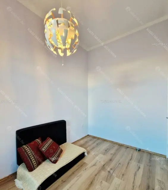 Kiadó albérlet 270000 Ft/hó áron: Budapest, VII. kerület  Thököly út. Mérete: 60 nm, 3 szobás | Alberlet.hu - 6648364