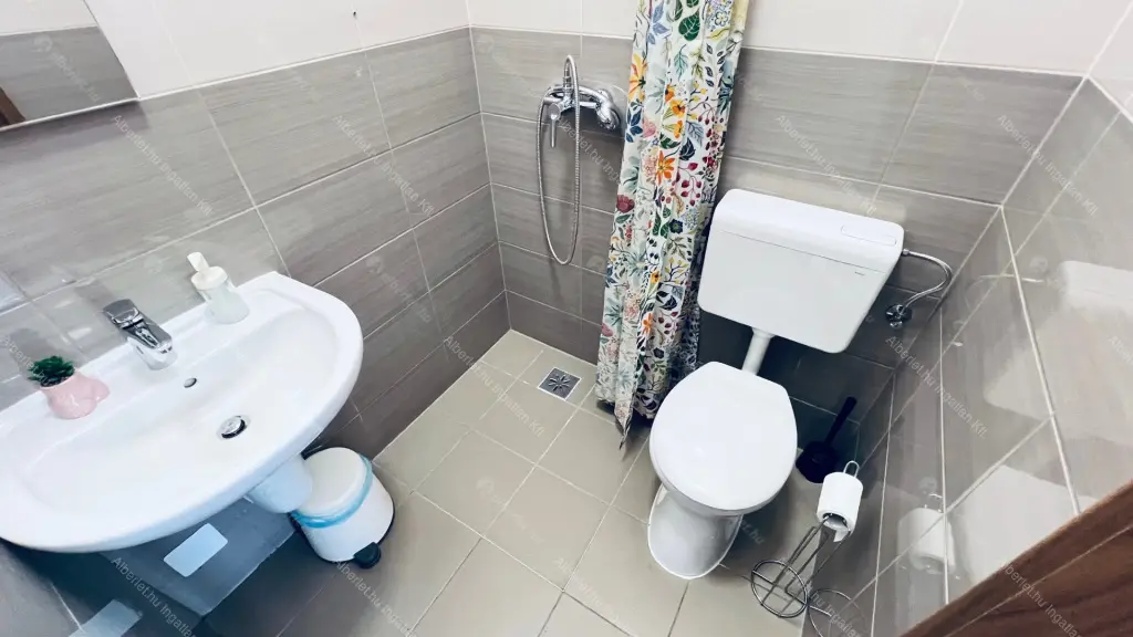 Kiadó albérlet 650000 Ft/hó áron: Budapest, VII. kerület  Thököly út. Mérete: 66 nm, 5 szobás | Alberlet.hu - 6699824