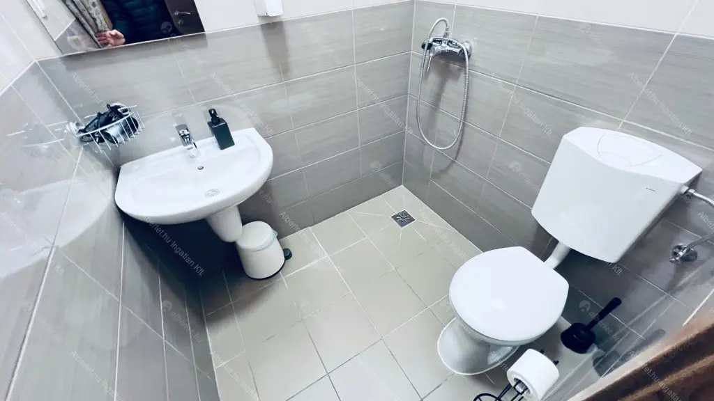 Kiadó albérlet 650000 Ft/hó áron: Budapest, VII. kerület  Thököly út. Mérete: 66 nm, 5 szobás | Alberlet.hu - 6699828