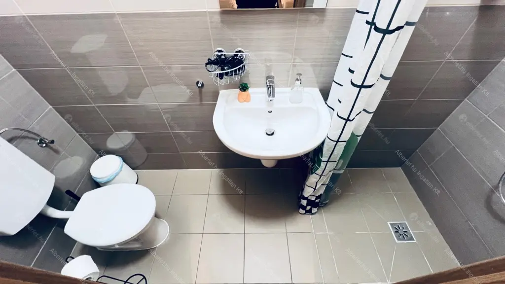 Kiadó albérlet 650000 Ft/hó áron: Budapest, VII. kerület  Thököly út. Mérete: 66 nm, 5 szobás | Alberlet.hu - 6699830