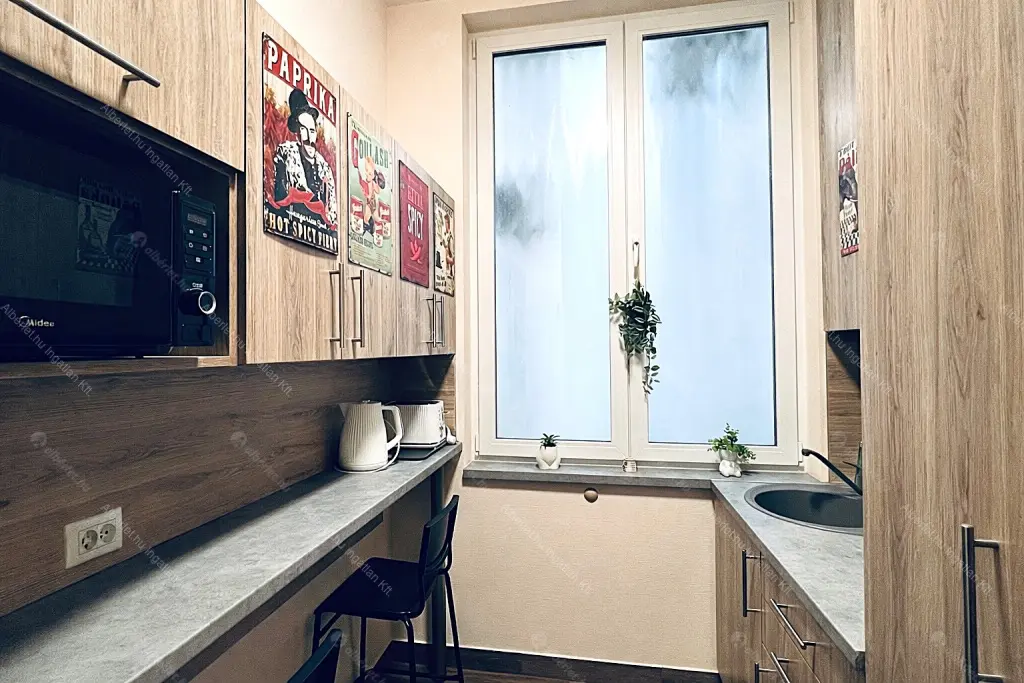 Kiadó albérlet 590000 Ft/hó áron: Budapest, VII. kerület  Thököly út. Mérete: 66 nm, 5 szobás | Alberlet.hu - 6700608