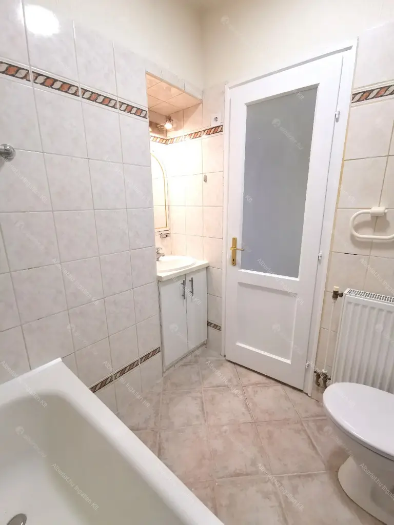 Kiadó albérlet 280000 Ft/hó áron: Budapest, VII. kerület  Thököly út. Mérete: 69 nm, 3 szobás | Alberlet.hu - 6657973