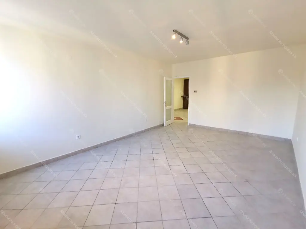 Kiadó albérlet 280000 Ft/hó áron: Budapest, VII. kerület  Thököly út. Mérete: 69 nm, 3 szobás | Alberlet.hu - 6657980