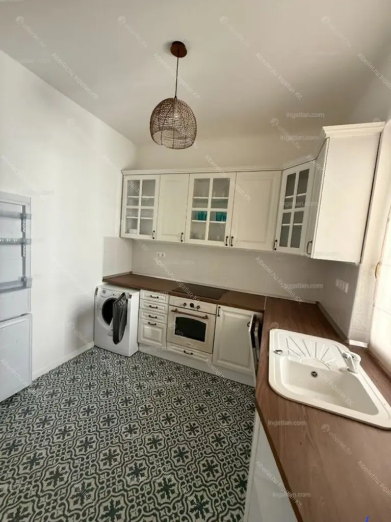 Kiadó albérlet 350000 Ft/hó áron: Budapest, VII. kerület  Thököly út. Mérete: 91 nm, 3 szobás | Alberlet.hu - 6679226