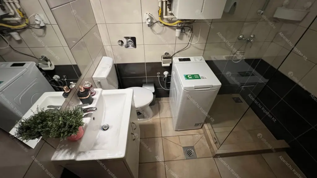 Kiadó albérlet 340000 Ft/hó áron: Budapest, VII. kerület  Thököly út. Mérete: 94 nm, 4 szobás | Alberlet.hu - 6674394