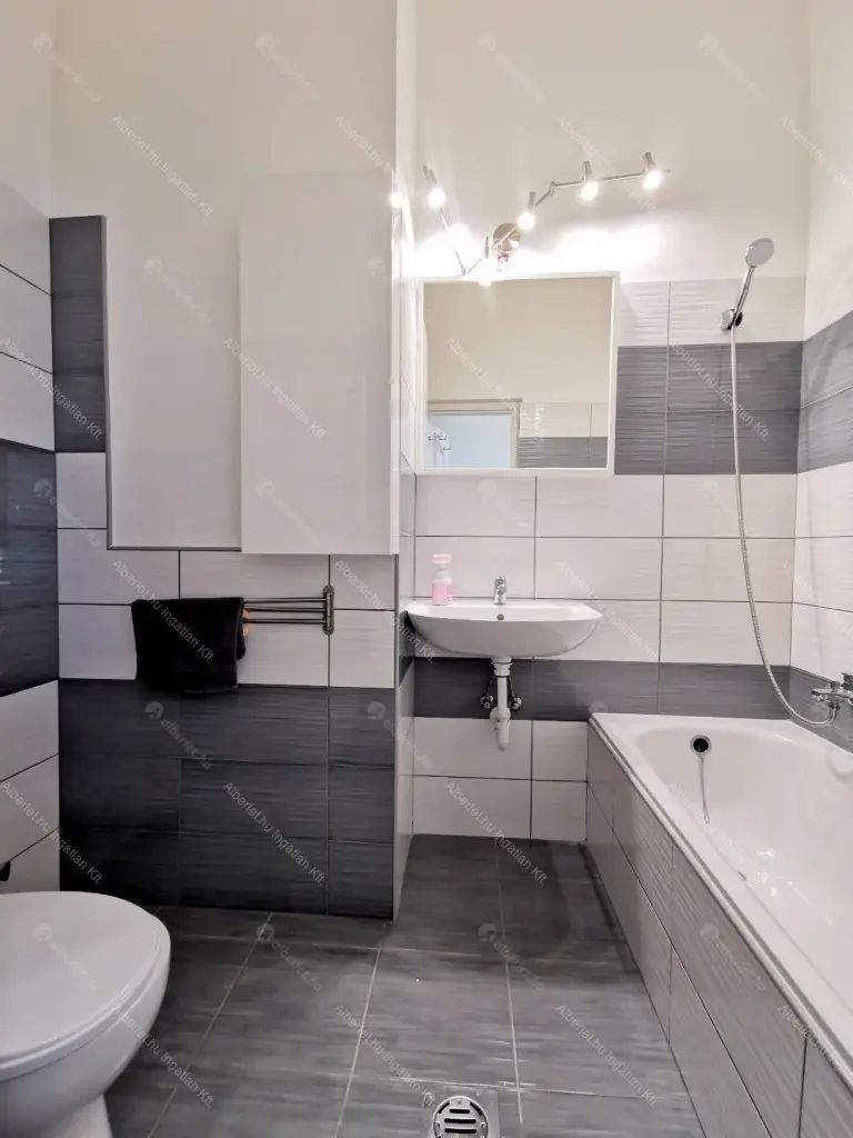 Kiadó albérlet 260000 Ft/hó áron: Budapest, VII. kerület  Vörösmarty utca. Mérete: 58 nm, 2 szobás | Alberlet.hu - 6670920