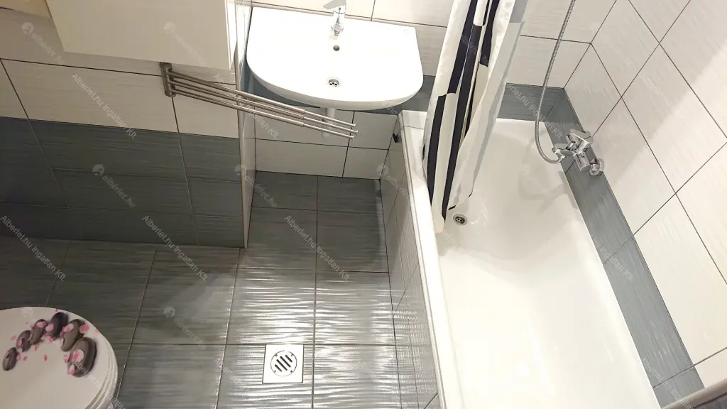 Kiadó albérlet 220000 Ft/hó áron: Budapest, VII. kerület  Vörösmarty utca. Mérete: 58 nm, 2 szobás | Alberlet.hu - 6673692