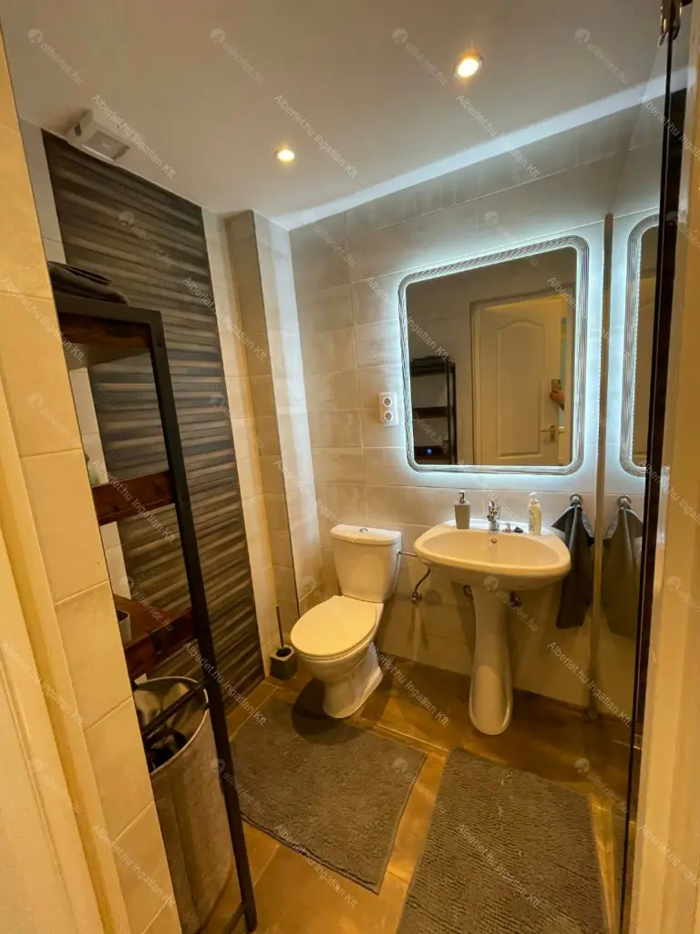 Kiadó albérlet 320000 Ft/hó áron: Budapest, VII. kerület  Wesselényi utca. Mérete: 38 nm, 1 szobás | Alberlet.hu - 6668239