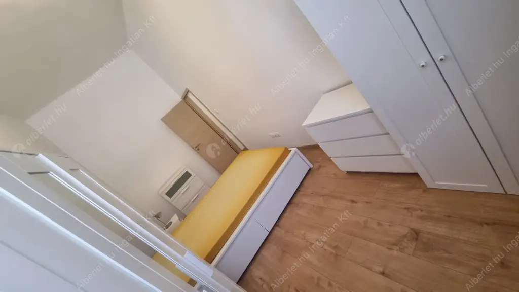 Kiadó albérlet 250000 Ft/hó áron: Budapest, VII. kerület  Wesselényi utca. Mérete: 54 nm, 1 szobás | Alberlet.hu - 6573191