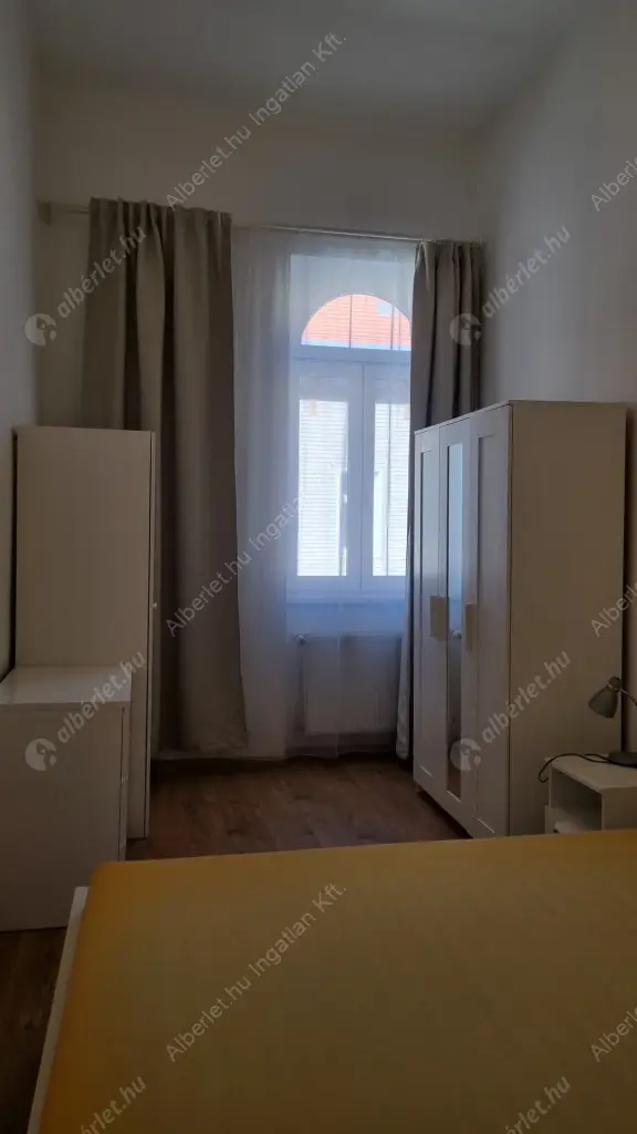 Kiadó albérlet 250000 Ft/hó áron: Budapest, VII. kerület  Wesselényi utca. Mérete: 54 nm, 1 szobás | Alberlet.hu - 6573199