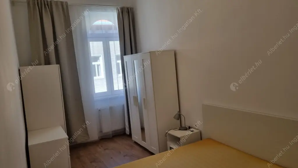 Kiadó albérlet 250000 Ft/hó áron: Budapest, VII. kerület  Wesselényi utca. Mérete: 54 nm, 1 szobás | Alberlet.hu - 6573200