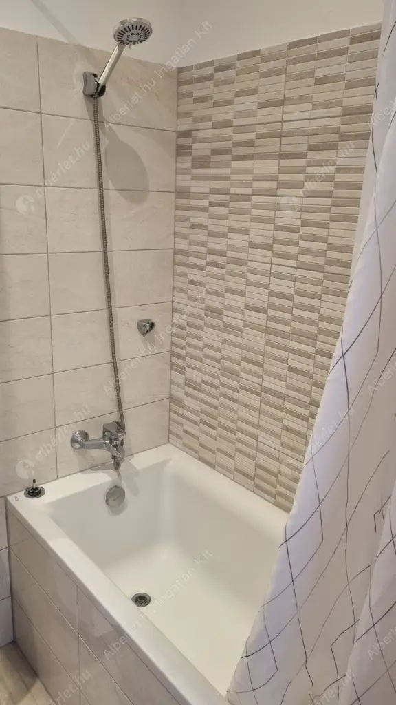 Kiadó albérlet 250000 Ft/hó áron: Budapest, VII. kerület  Wesselényi utca. Mérete: 54 nm, 1 szobás | Alberlet.hu - 6573201