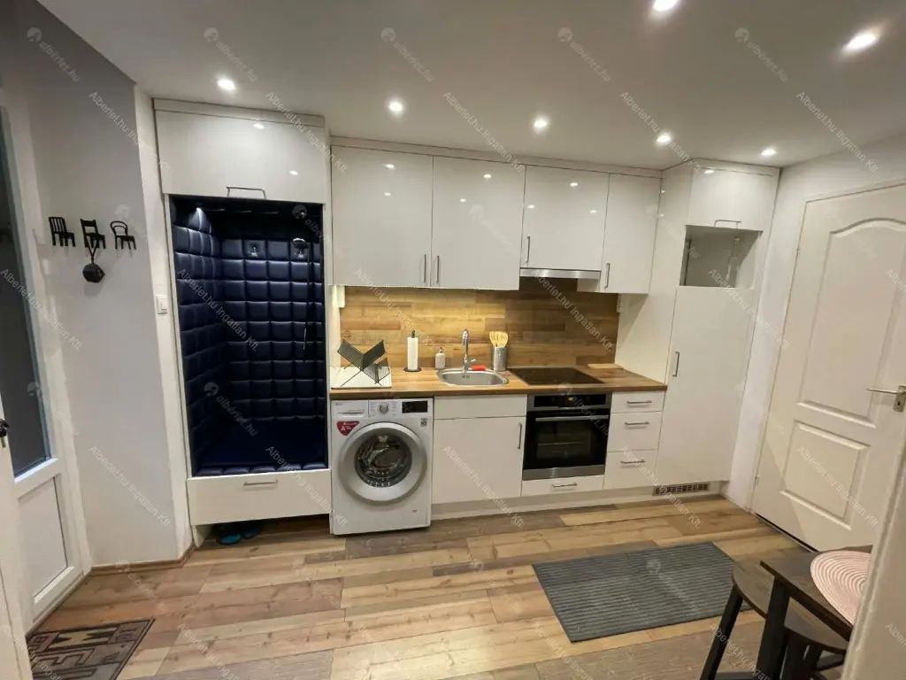 Kiadó albérlet 290000 Ft/hó áron: Budapest, VII. kerület  Wesselényi utca. Mérete: 65 nm, 1 szobás | Alberlet.hu - 6695339